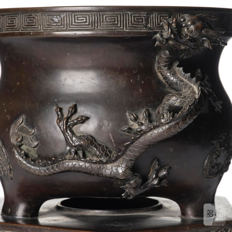 A large bronze censer with cover, - 图10